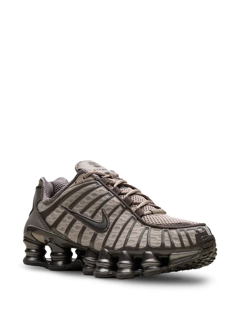 NIKE SHOX BROWN